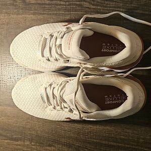 Under armour men's size 9, charged Gemini